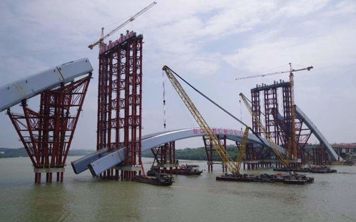 这座5885吨重的大桥,没有桥墩 为什么却比普通桥更坚固